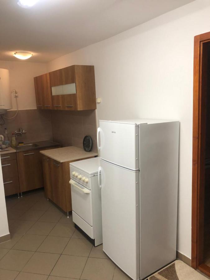 Agi Fogado Apartment Kisujszallas Екстериор снимка