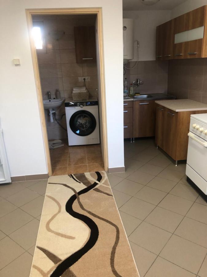 Agi Fogado Apartment Kisujszallas Екстериор снимка