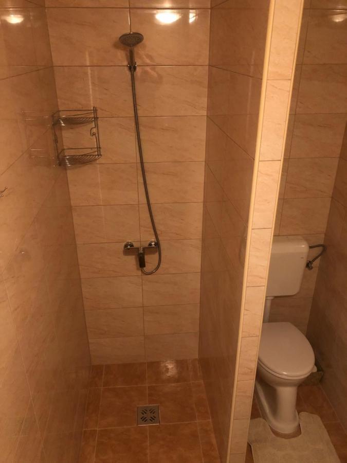 Agi Fogado Apartment Kisujszallas Екстериор снимка