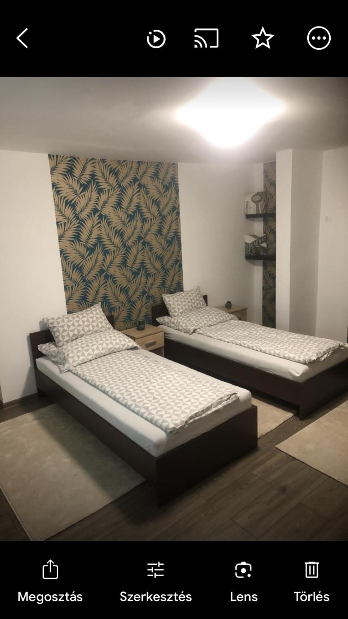 Agi Fogado Apartment Kisujszallas Екстериор снимка